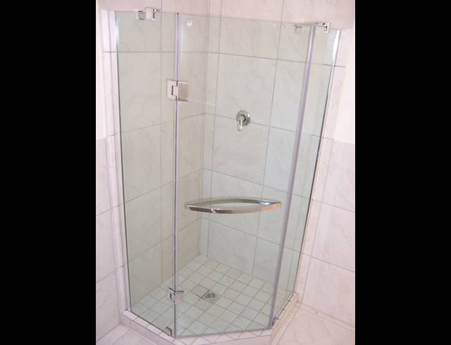 5 bed property to rent in SALT RIVER